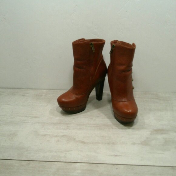 UGG Australia Cognac Leather Platform Studded Heeled Ankle Boot Size 6 | UK 4.5 - Picture 2 of 14